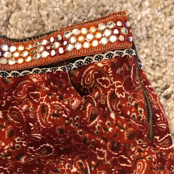 Boho shorts with pockets & mirror sequence detail - Picture 3 of 4